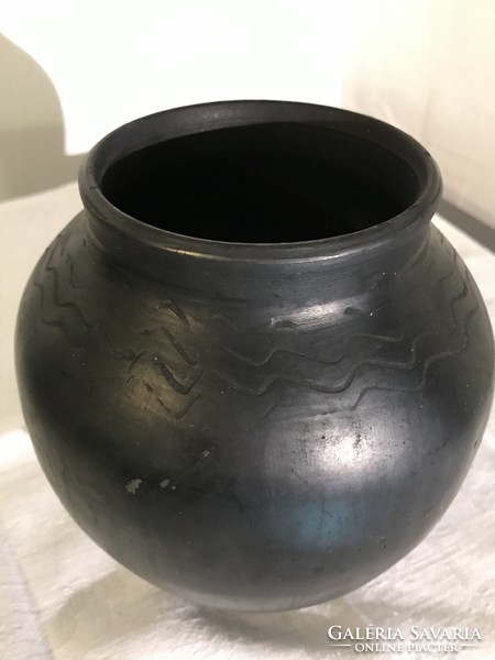 Karcagi Agyagipari fekete váza-Jelzett Hand Made minimalist vàza