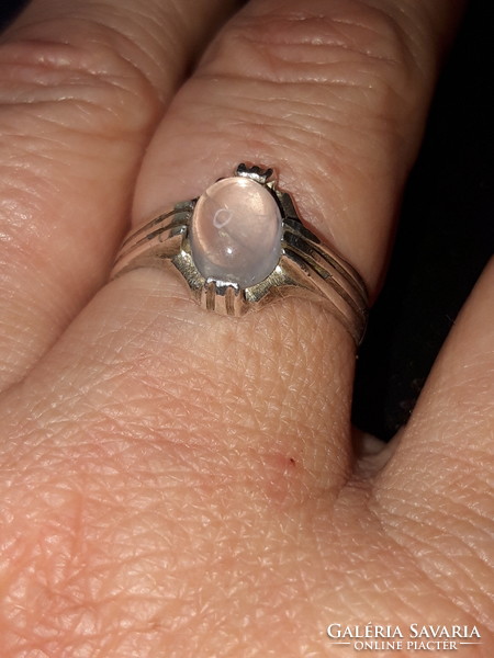 Zárványos kővel díszített ezüst gyűrű - 60- as méret