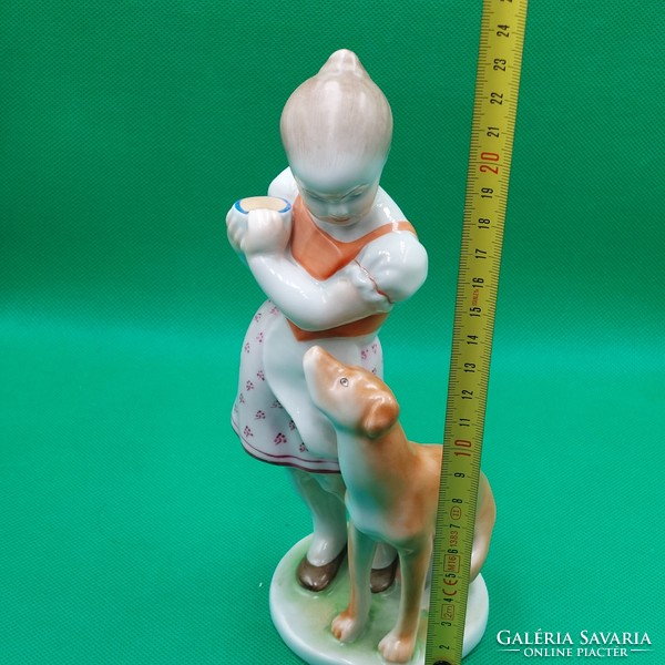 István Lőrincz figurine of a little girl with a Vizsla dog from Herend