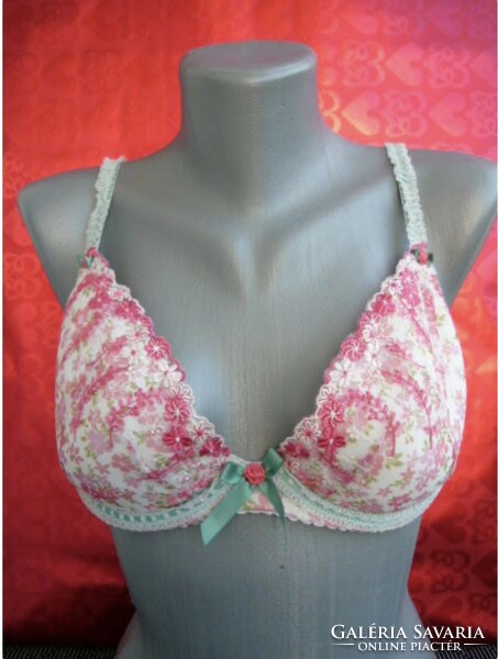 Beautiful breast shaping bra 80/b