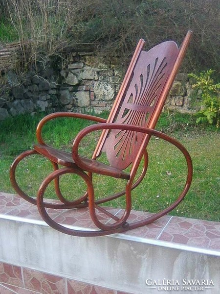 Thonet's competitor j&j kohn is extremely rare !!! Rocking chair manufactured in 1916