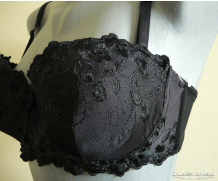 Black embroidered breast shaping bra 80/c new