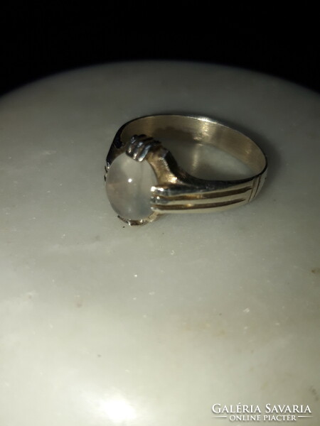 Zárványos kővel díszített ezüst gyűrű - 60- as méret