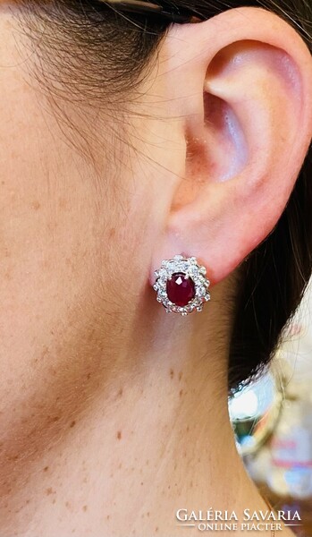 18 carat white gold set, with real ruby and brilliant, ring, earrings and pendant!