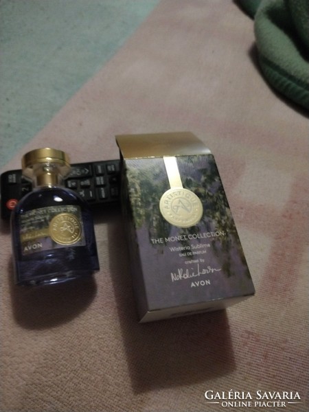 Avon monet collections: perfume