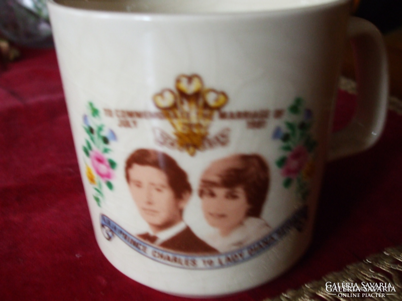 Cup from Australia made for the wedding of Prince Charles and Diana, in a condition suitable for its age