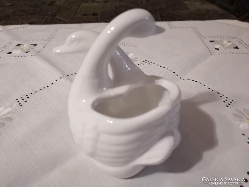 Porcelain salt shaker