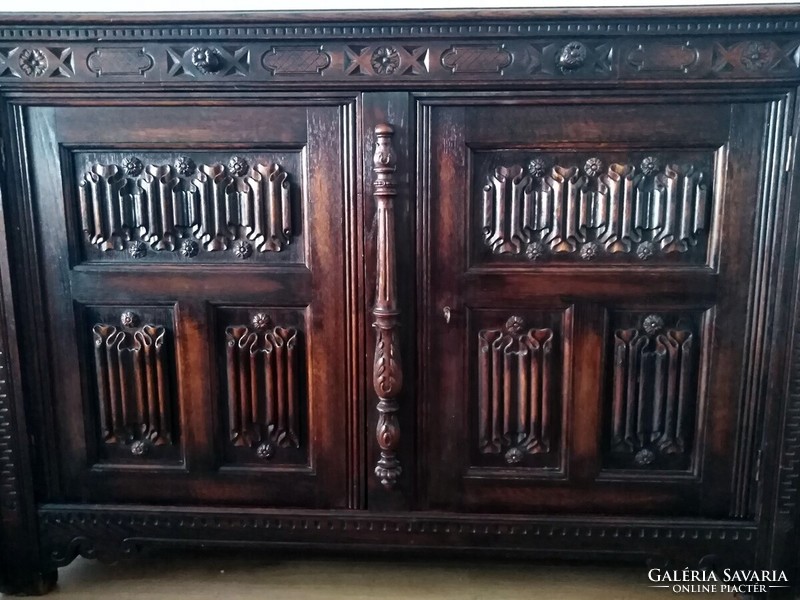 Large size xix. Century, carved Renaissance chest of drawers