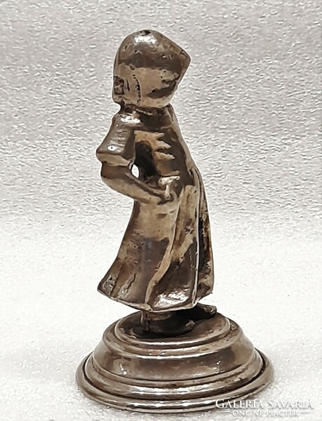 Bájos antik fém kislány szobor