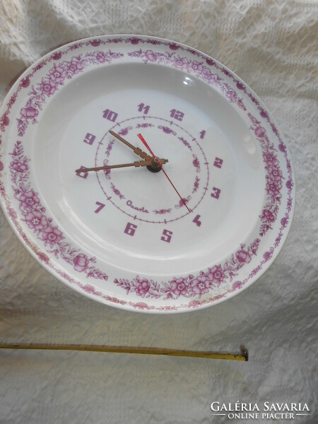 Porcelain wall plate clock - 26 cm, the plate is flawless - the replaceable clock mechanism needs to be replaced