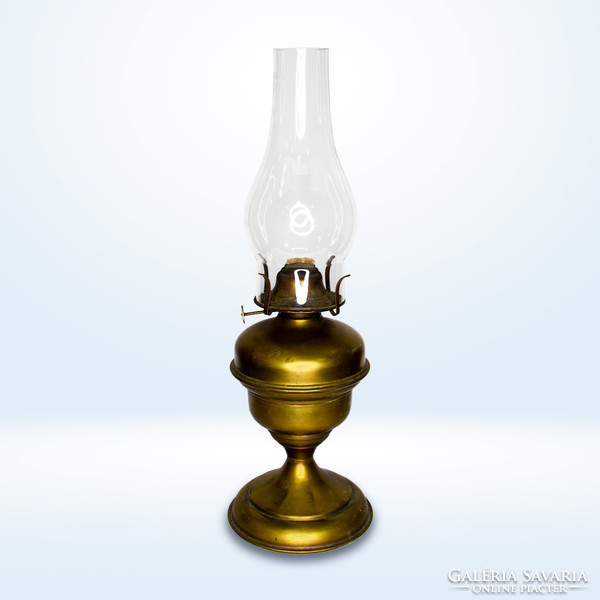 Marque deposee antique table kerosene lamp