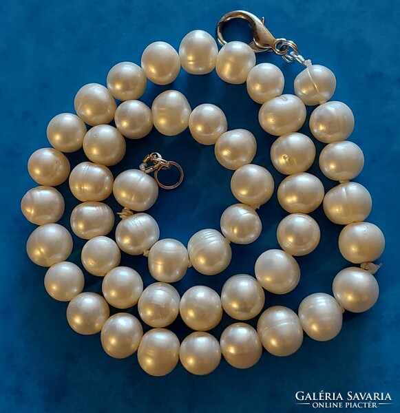 Beautiful large-eyed real cultured pearl necklace