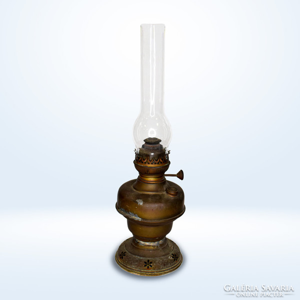 Antique table oil lamp