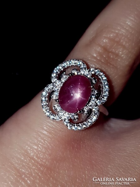 Beautiful silver ring with a Thai star ruby stone
