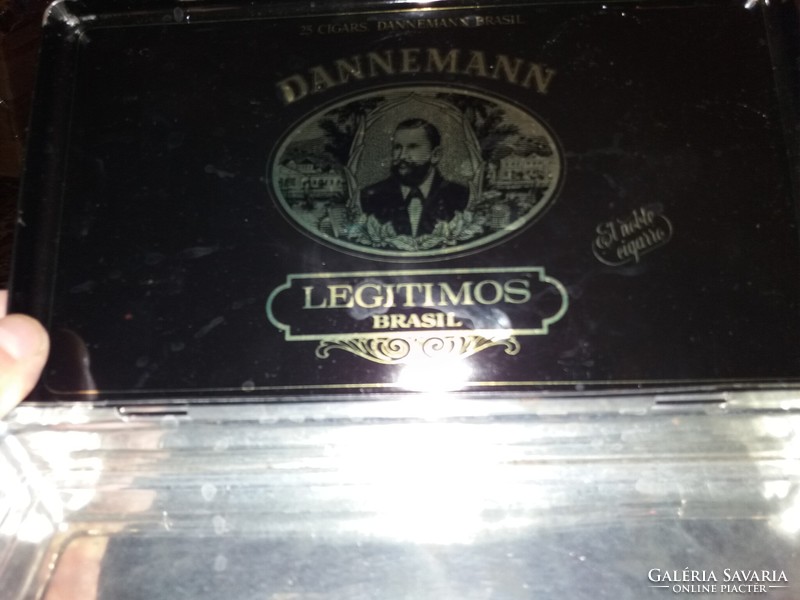 Retro metal plate plate goods quality danneman legitimate cigar box 26 x 14 x 4 cm as shown in the pictures