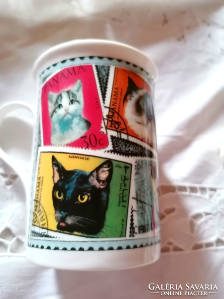 English fine porcelain mug with stamp motif depicting cat breeds 17.