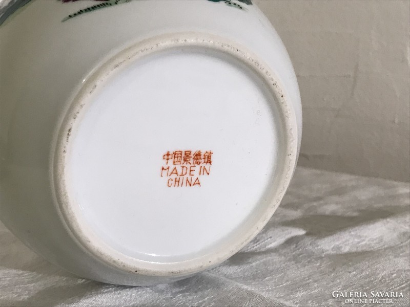 Chinese porcelain vase-storage with dramatic inscription