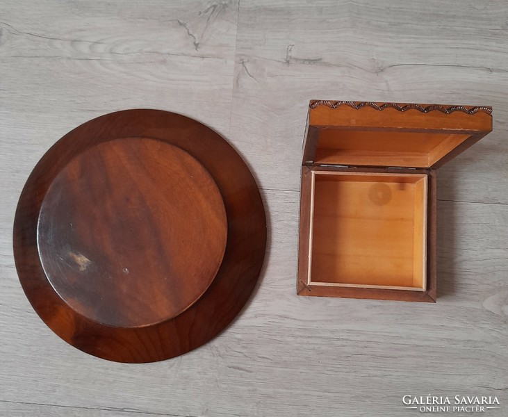 Retro wooden box and plate