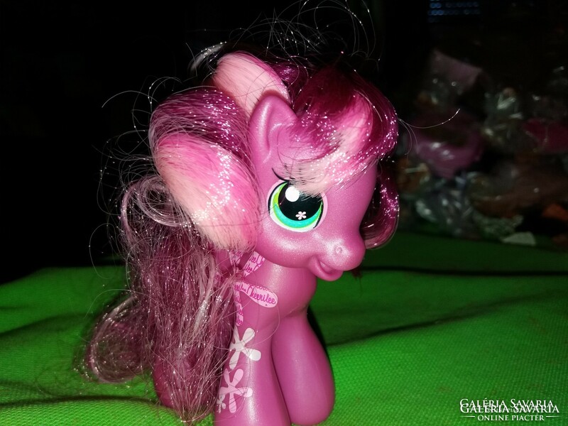 Bájos eredeti HASBRO My Little pony Pinkie Pie mese karakter lovacska figura 12cm a képek szerint