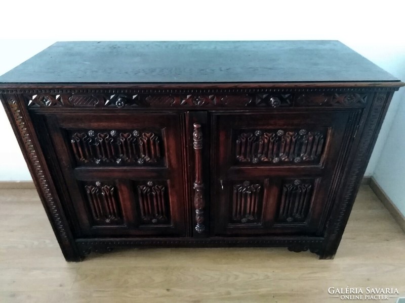 Large size xix. Century, carved Renaissance chest of drawers