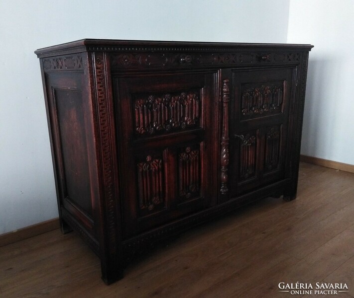 Large size xix. Century, carved Renaissance chest of drawers