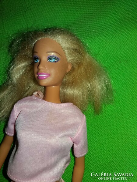 NAGYON SZÉP Eredeti 1998 MATTEL Barbie baba a képek szerint BN 82.