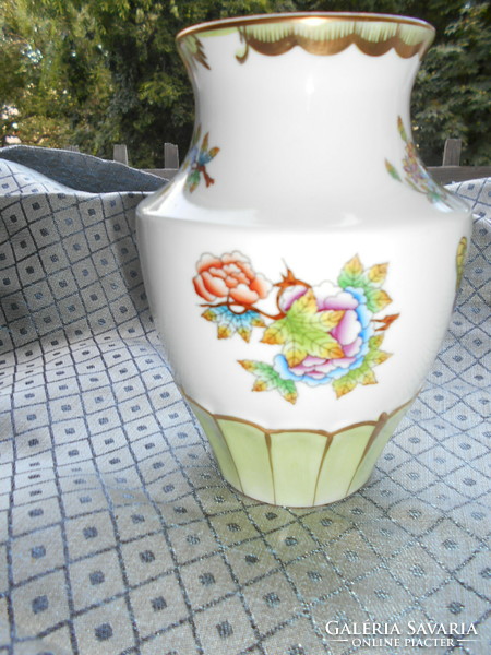 Herend Victorian patterned vase 16 cm