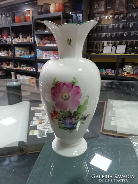 Herendi virágmintás porcelán váza