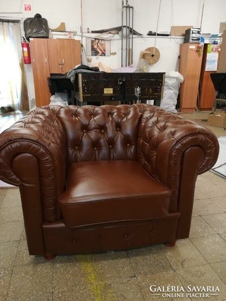 New brown / burgundy leather chesterfield sofa set 3+1+1 can be ordered.