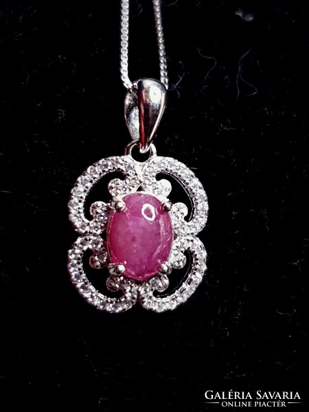 A beautiful silver pendant with a Thai star ruby gemstone