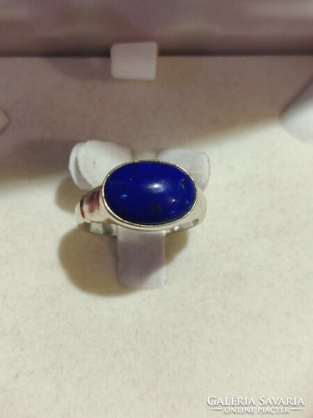 Large silver ring with lapis lazuli stones