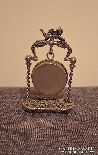 Ezüst díszített angyal mintás asztali kisóra Quarz szerkezettel