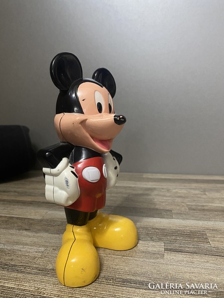 Retro musical mickey mouse