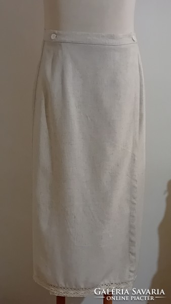 Linen pleated skirt