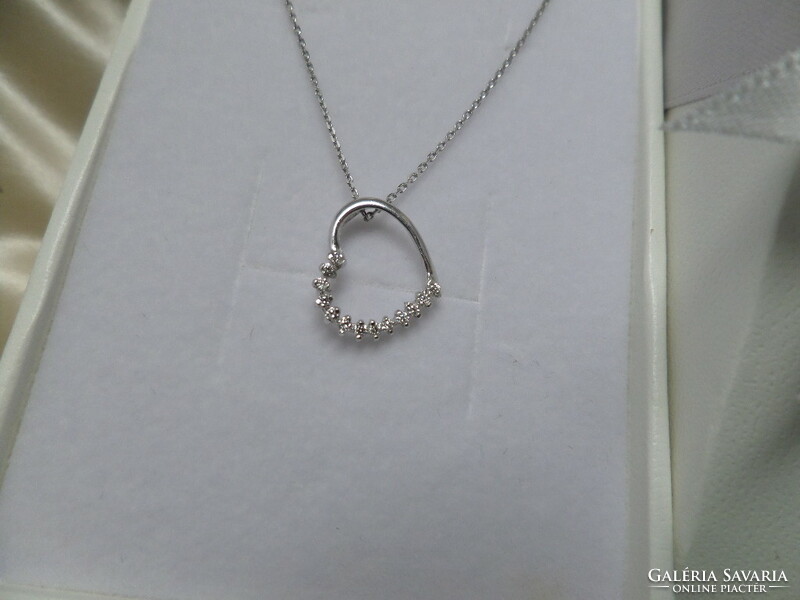 White gold brillé heart pendant with chain / neck blue