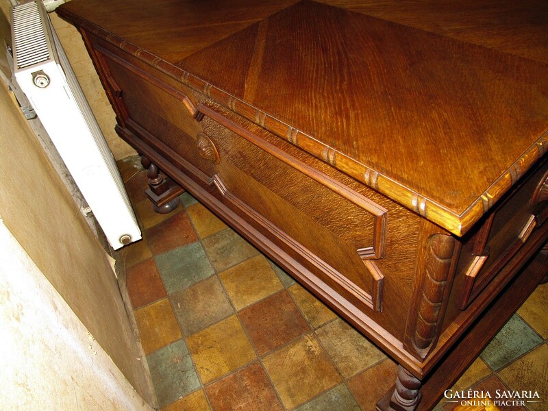 Colonial desk