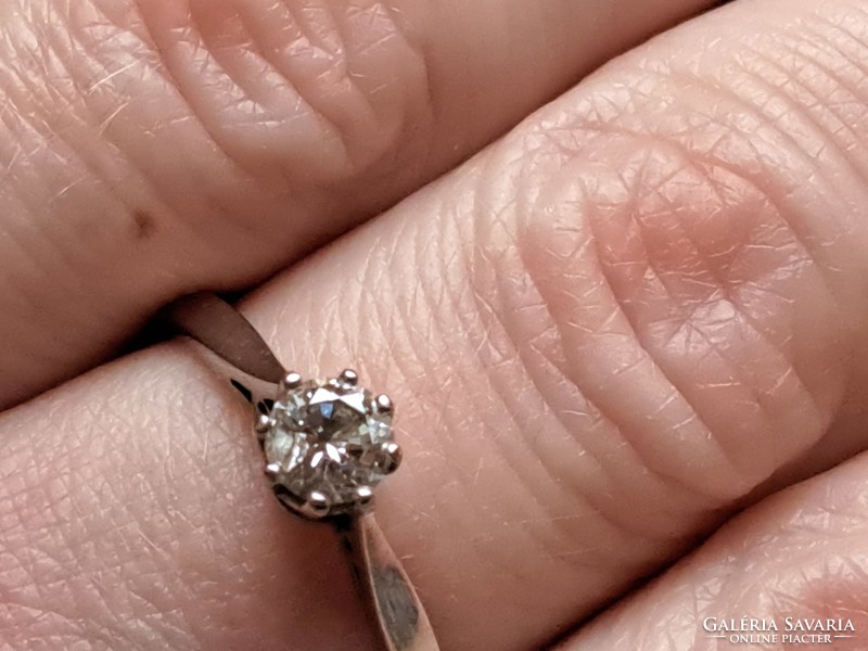 18kt fehér arany gyémánt gyűrű