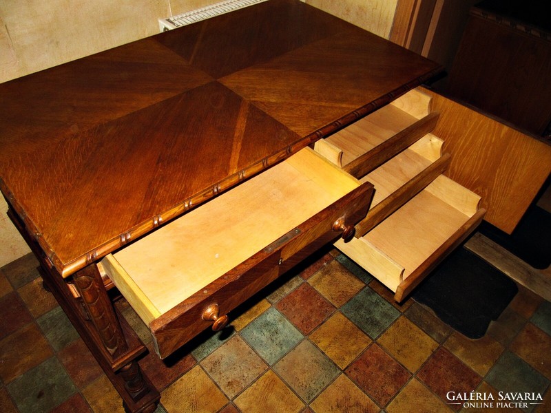 Colonial desk