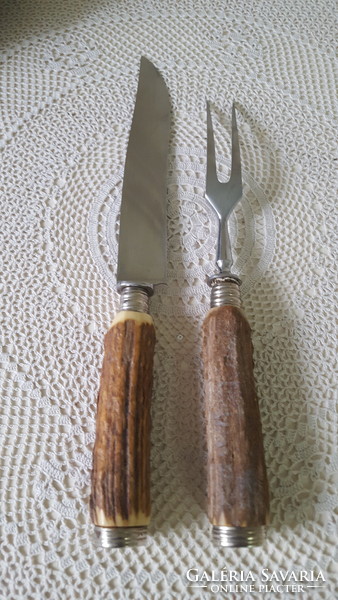 A set consisting of a rustic, real antler-handled fork and knife
