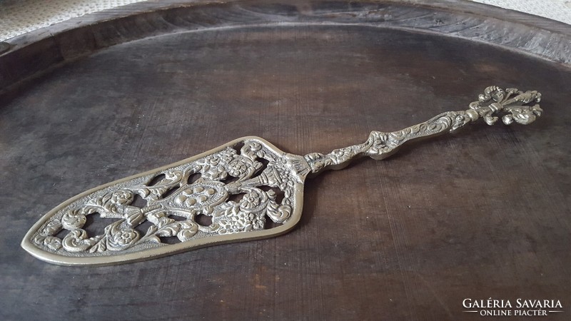 Beautiful richly patterned, openwork silver-plated pastry spatula