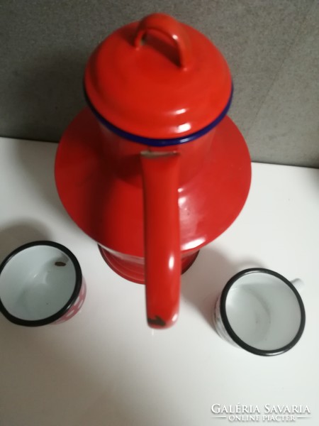 Jászkíséri, piros pöttyös 2 literes vizes kanna hozzáillő 2 db bögrével