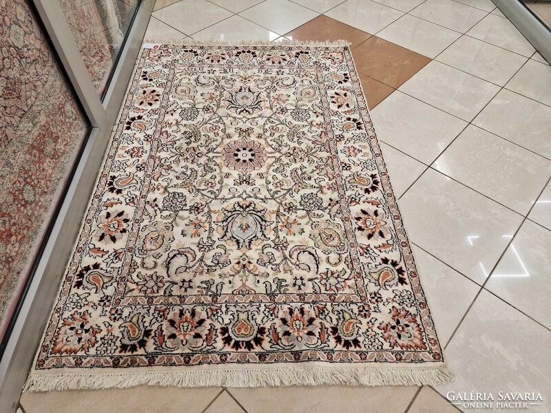 Valódi kashmír selyem 123x193 cm kézi csomózású perzsa szőnyeg MM_150