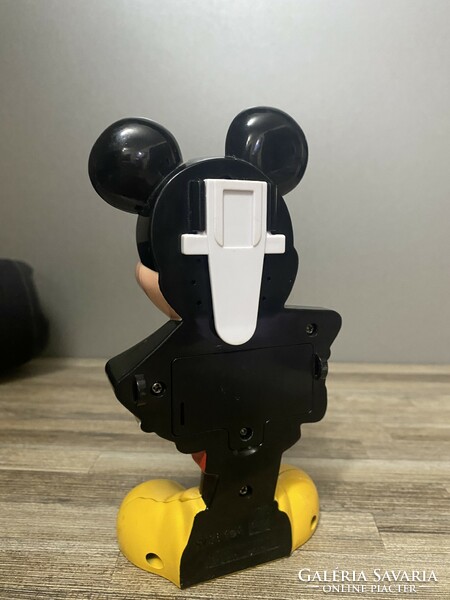 Retro musical mickey mouse