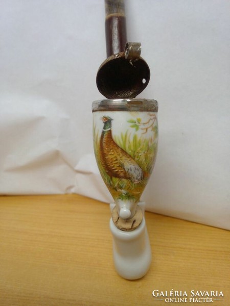 Vitange collectible pipe. Porcelain pipe head with matching pheasant rooster, cauldron with lid