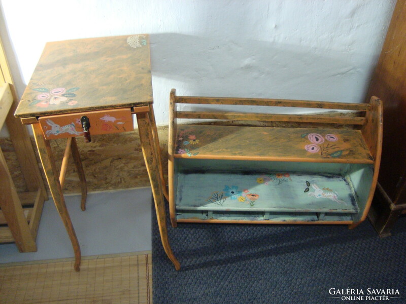 Flower table with shelf