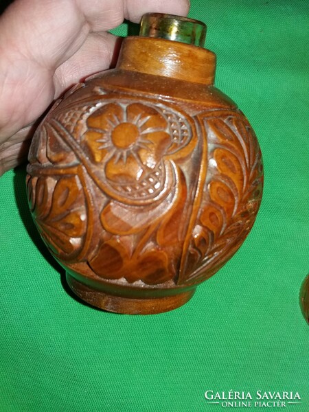 Beautiful old industrial artist / folk artist brandy carved wood and glass table set ornament as shown in the pictures