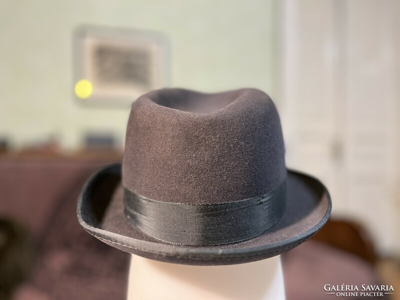 Men's / boys' elegant and sophisticated Brest rabbit fur hat for sale, Budapest, downtown