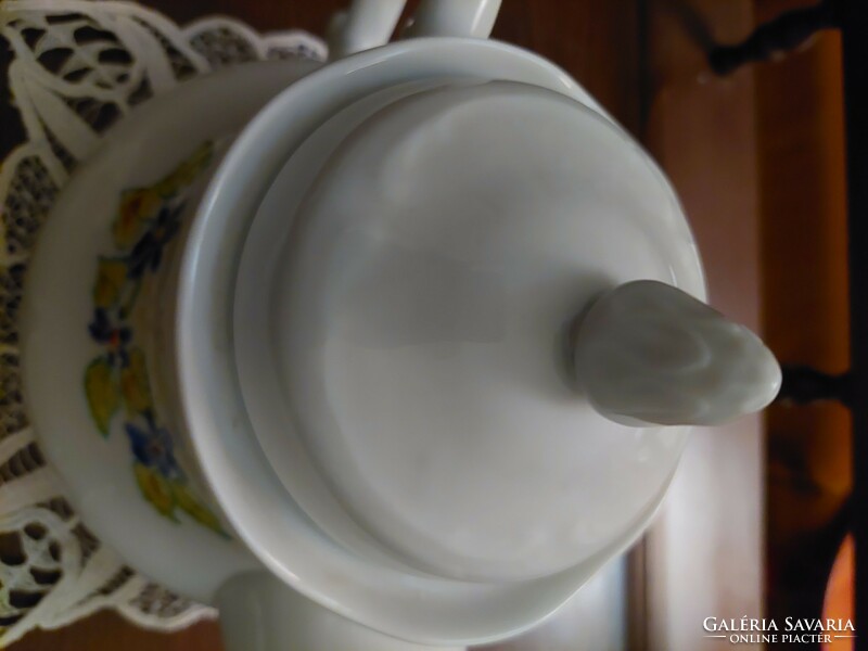 Nagyméretű porcelán teáskanna