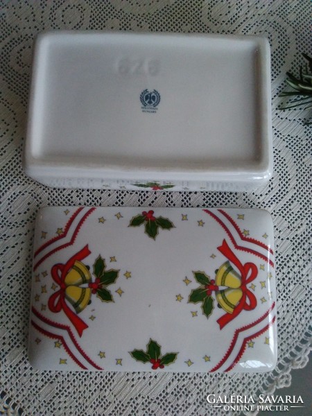Hölóháza porcelain bonbonier with a rare, hand-painted Christmas pattern!