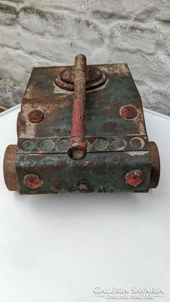 Tank - modell, háborús relikvia